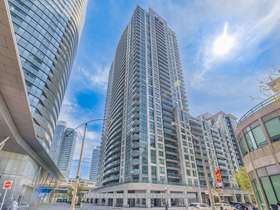 19 Grand Trunk Cres, Toronto, Ontario