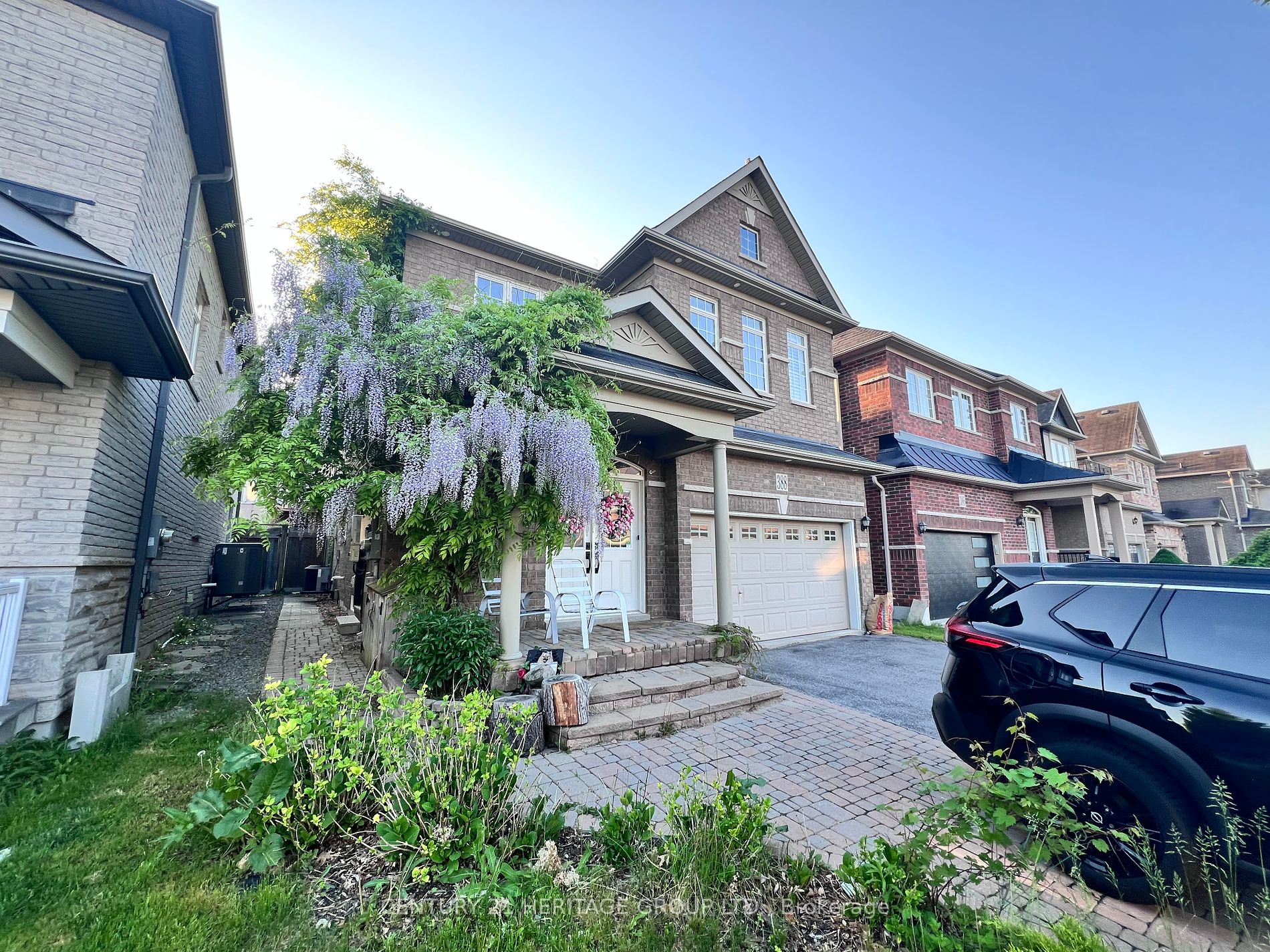 388 Kwapis Blvd, Newmarket, Ontario, Woodland Hill