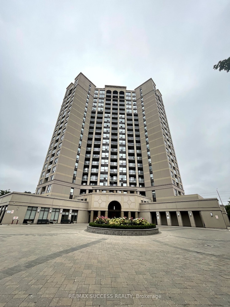 220 Forum Dr, Mississauga, Ontario, Hurontario