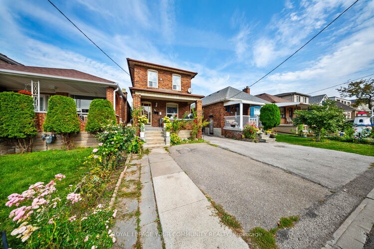 94 Ypres Rd, Toronto, Ontario, Keelesdale-Eglinton West