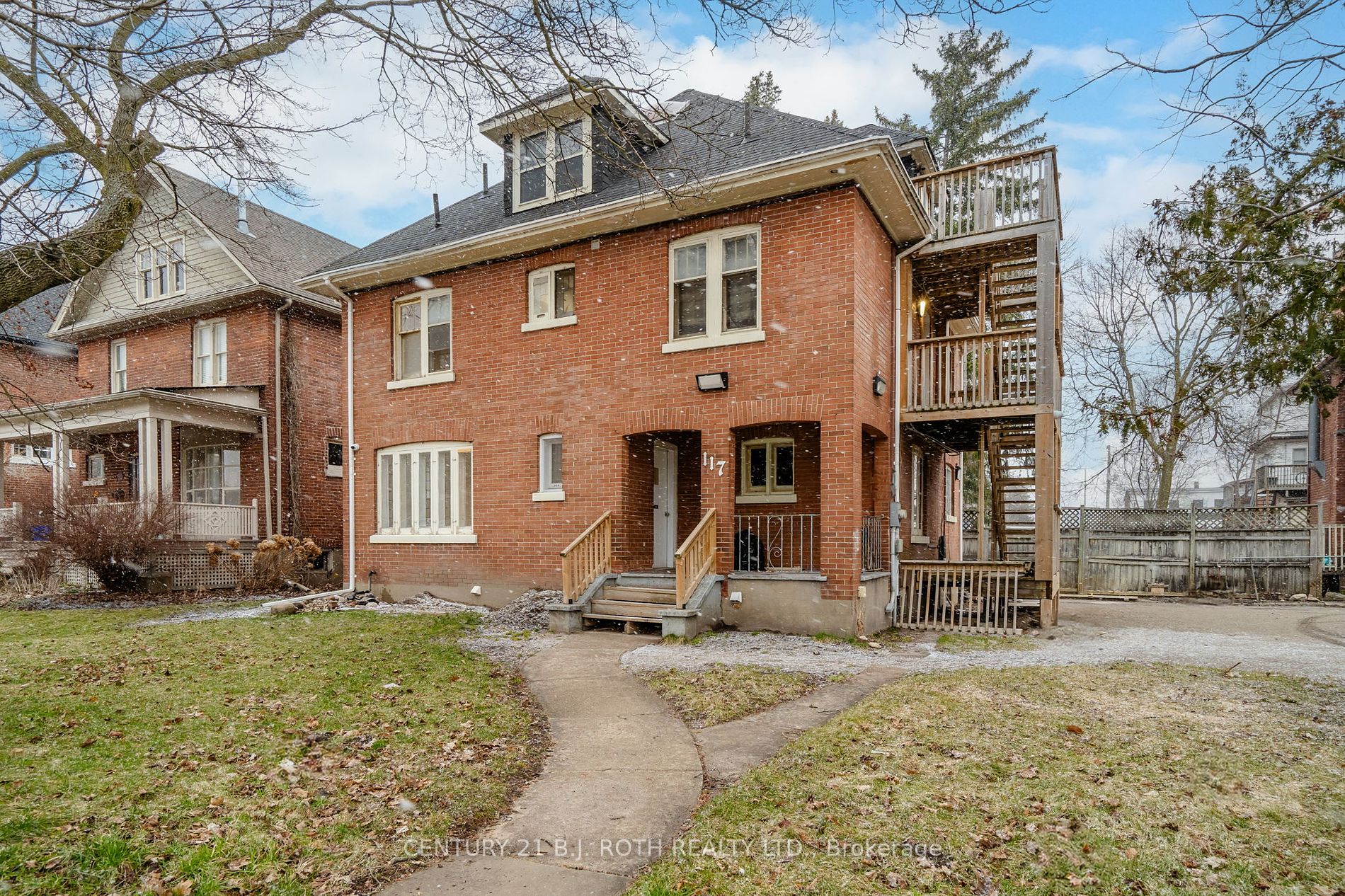 117 Toronto St, Barrie, Ontario, Queen's Park