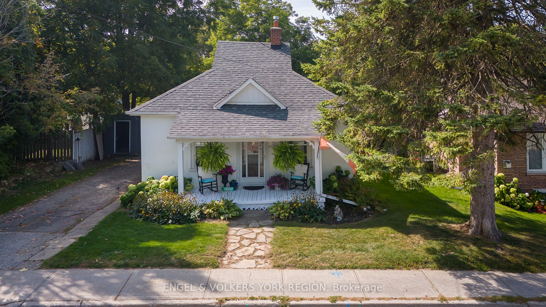 19180 Centre St, East Gwillimbury, Ontario, Mt Albert