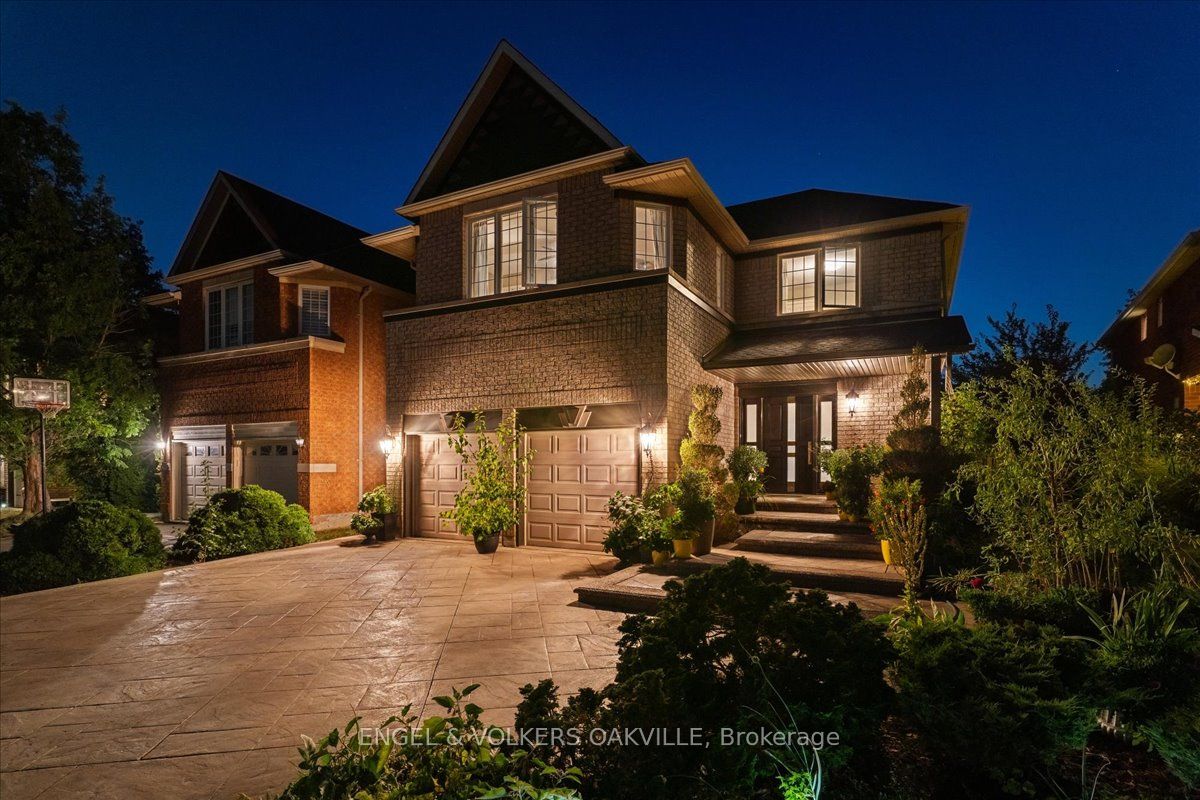 527 Ravineview Way, Oakville, Ontario, Iroquois Ridge North