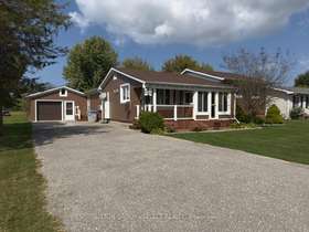 8278 Burwell Rd, Lambton, Ontario