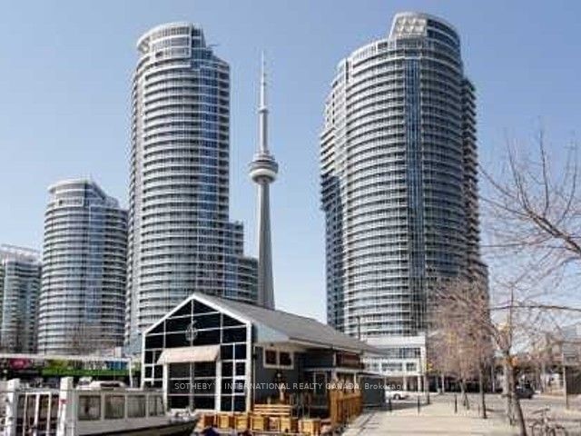 218 Queens Quay W, Toronto, Ontario, Waterfront Communities C1