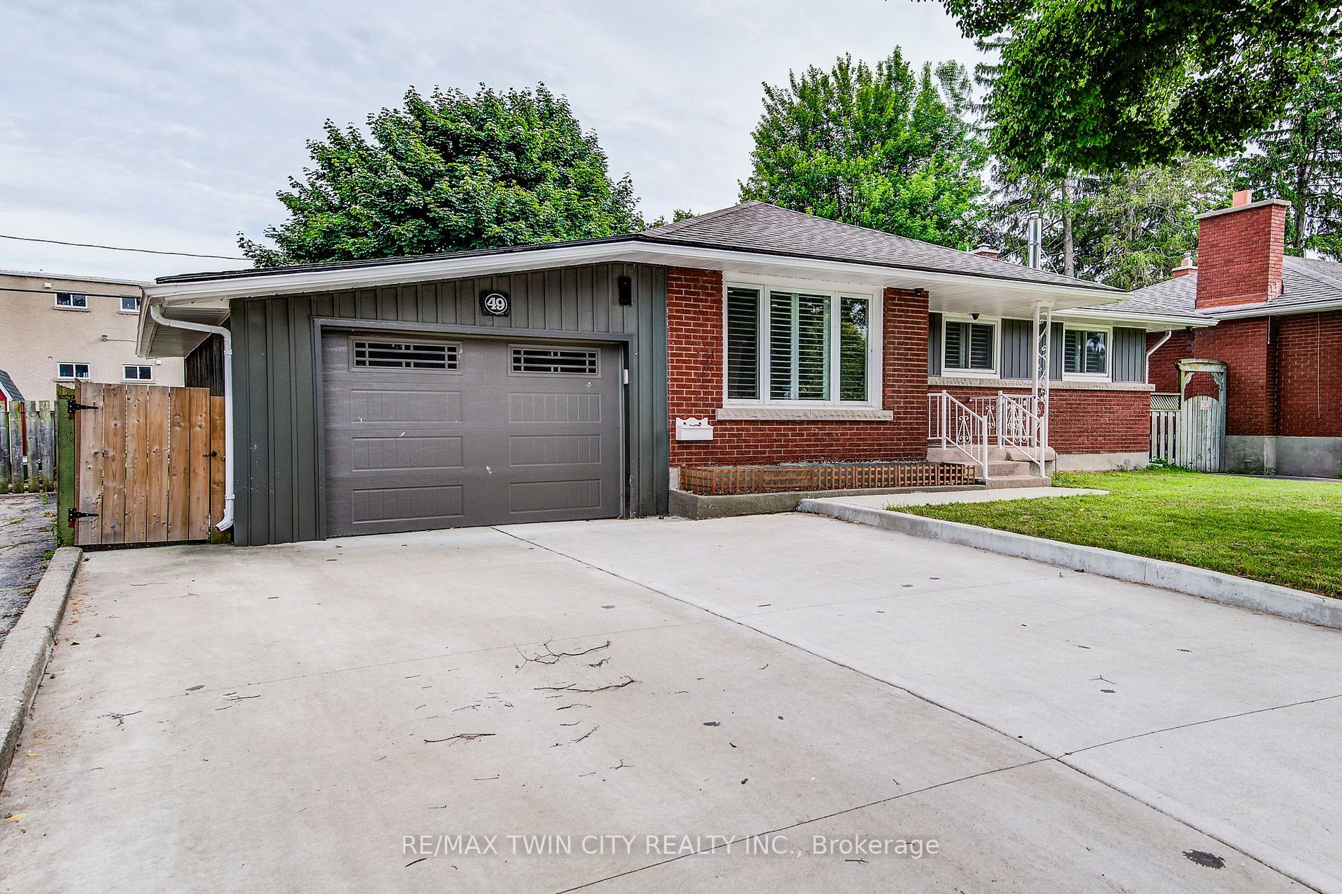 49 Vardon Ave, Cambridge, Ontario, 