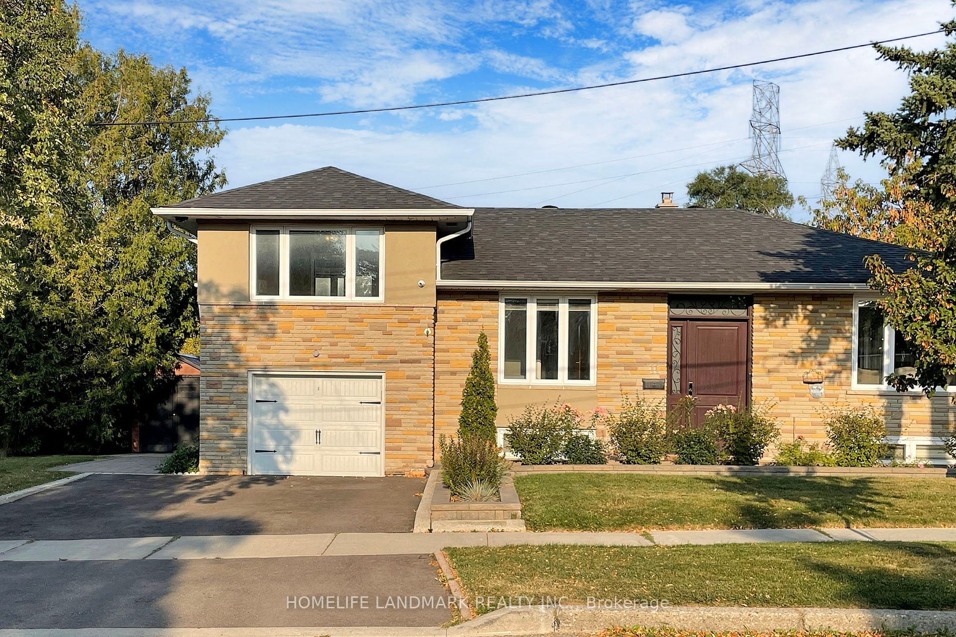 11 Frost St, Toronto, Ontario, Rexdale-Kipling