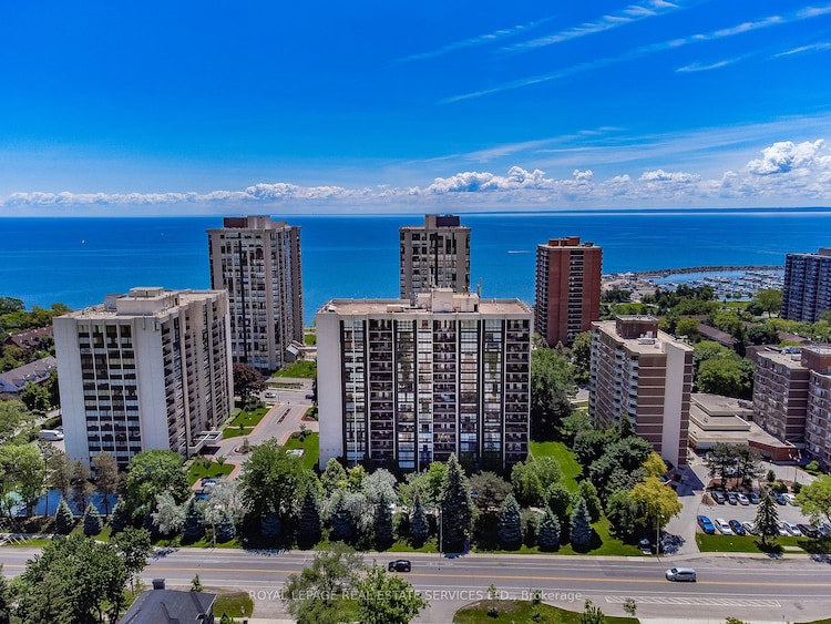 2185 Marine Dr, Oakville, Ontario, Bronte West