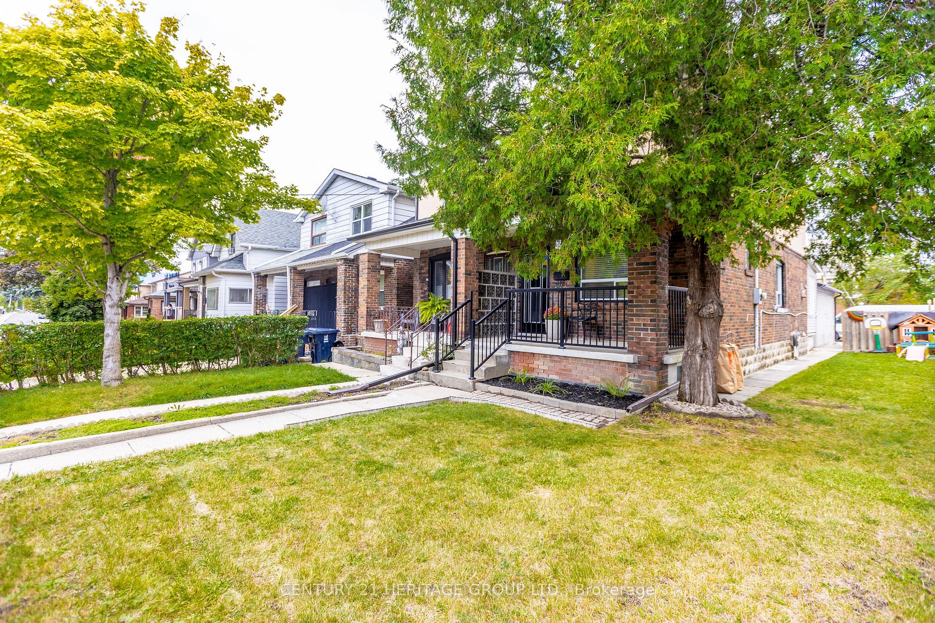 12 Livingstone Ave, Toronto, Ontario, Briar Hill-Belgravia