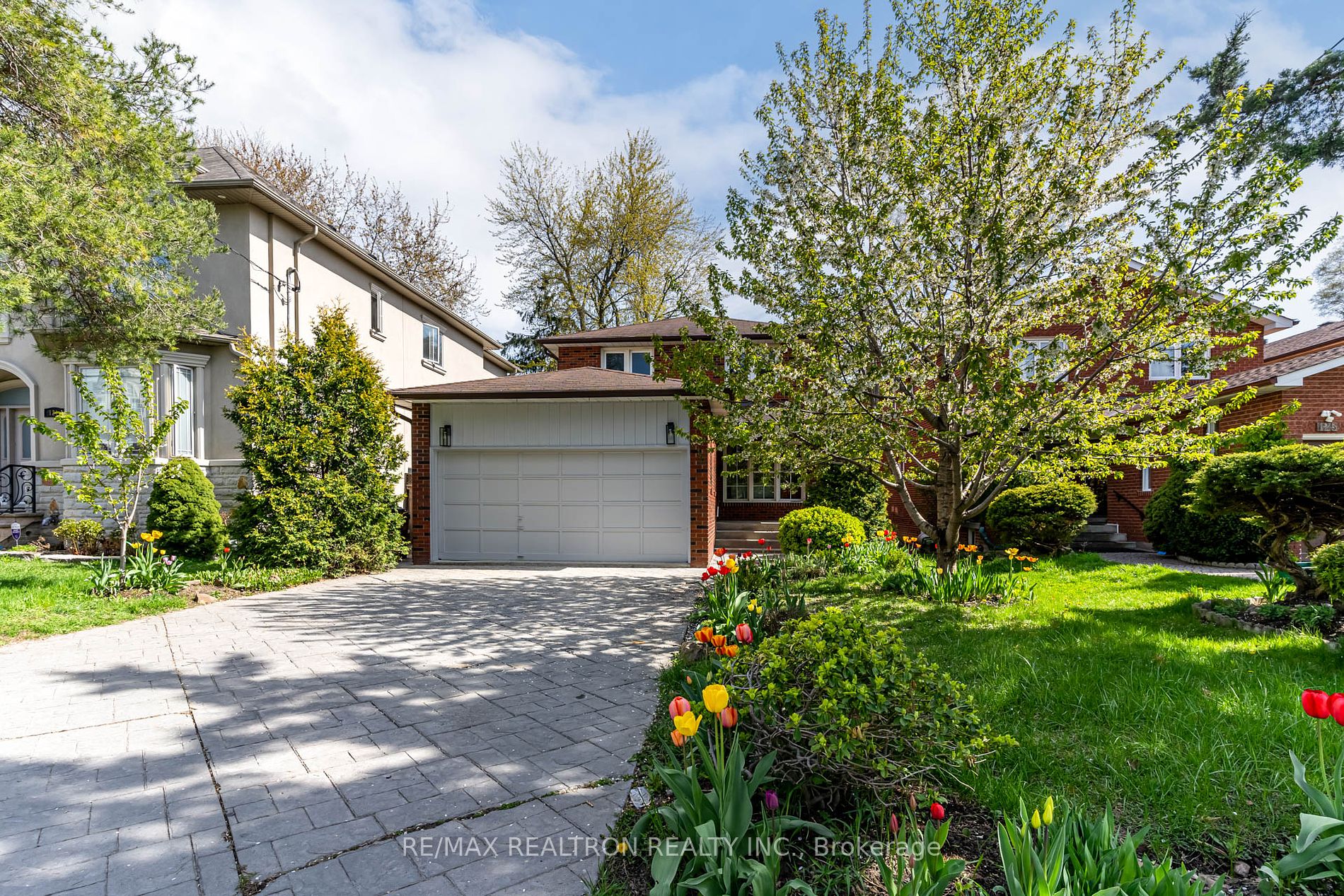 123 Hounslow Ave, Toronto, Ontario, Willowdale West