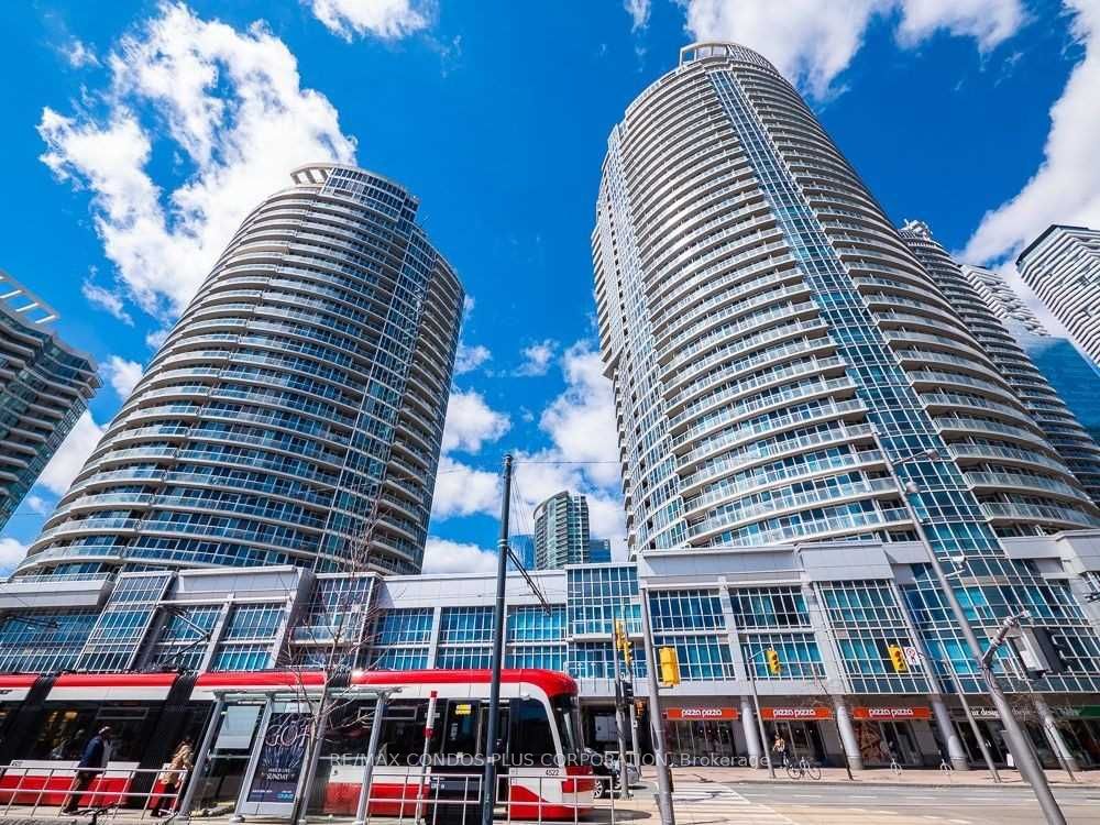 218 Queens Quay W, Toronto, Ontario, Waterfront Communities C1