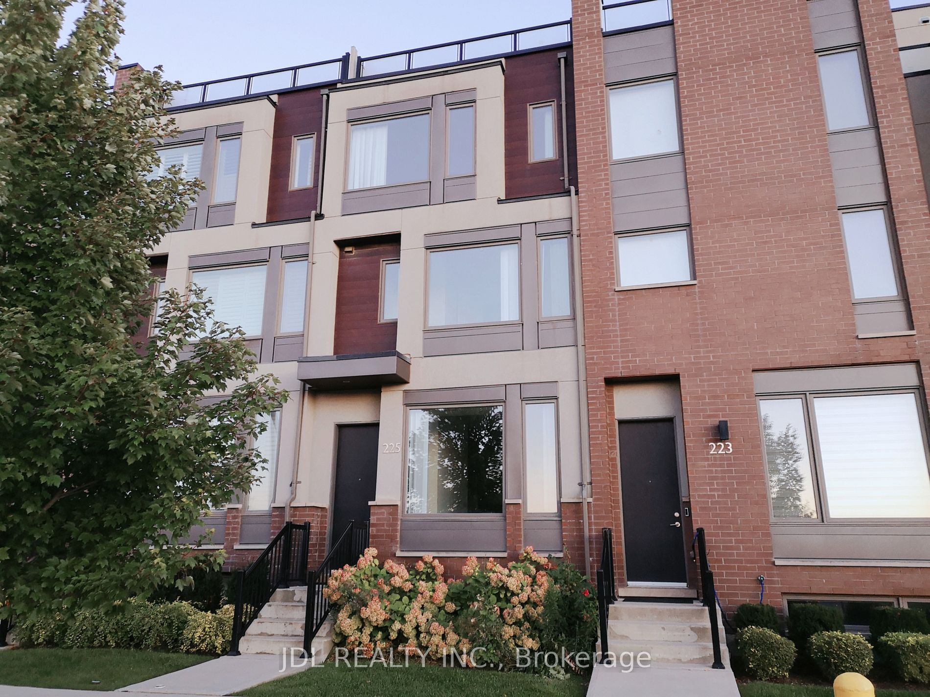 225 Downsview Park Blvd, Toronto, Ontario, Downsview-Roding-CFB