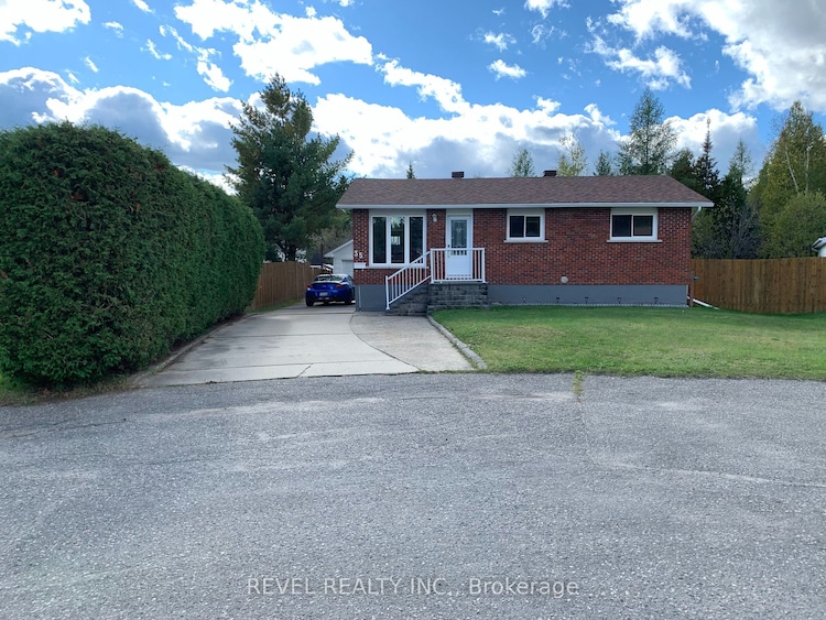 35 Carleton Pl, Timmins, Ontario, Main area