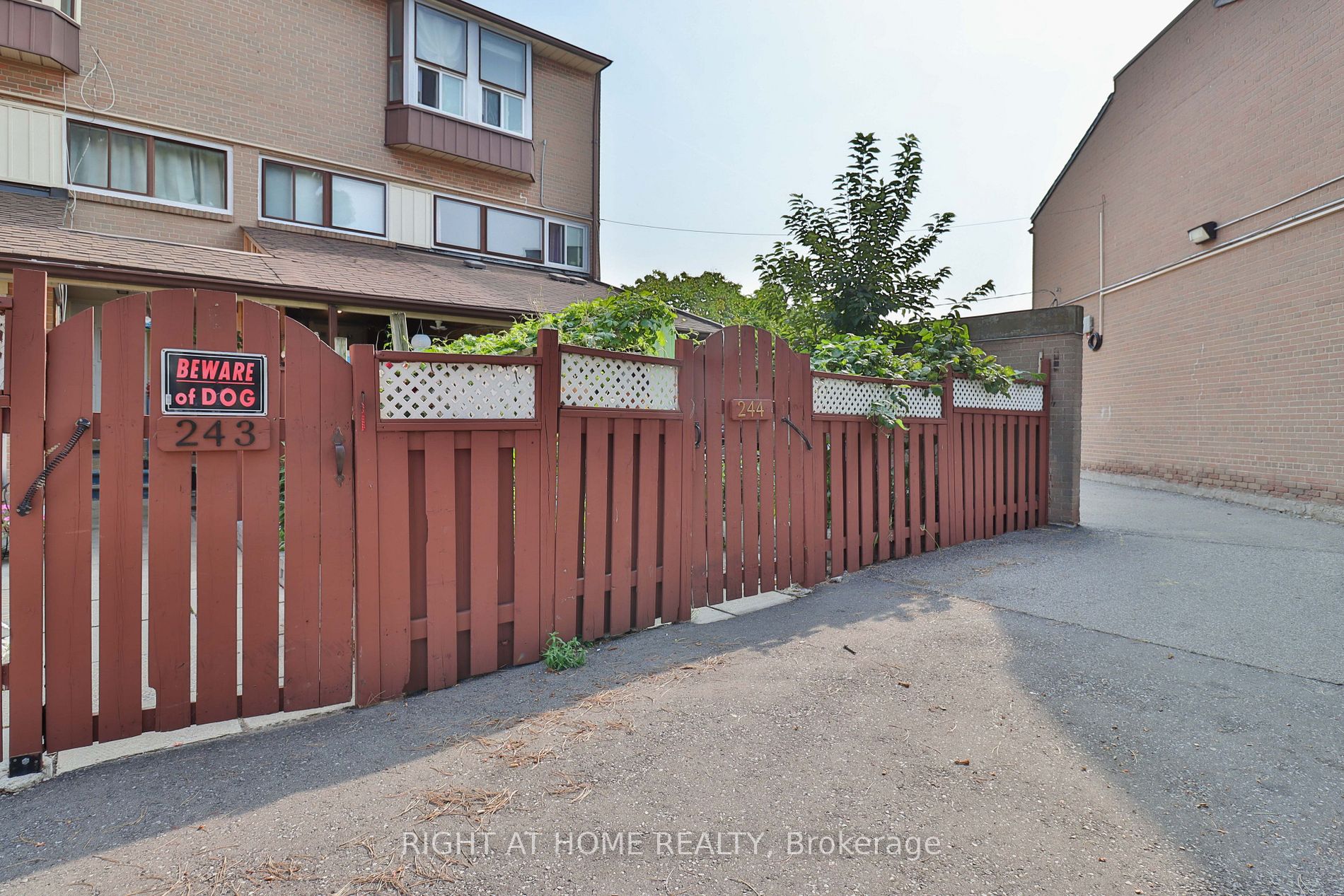 260 John Garland Blvd, Toronto, Ontario, West Humber-Clairville