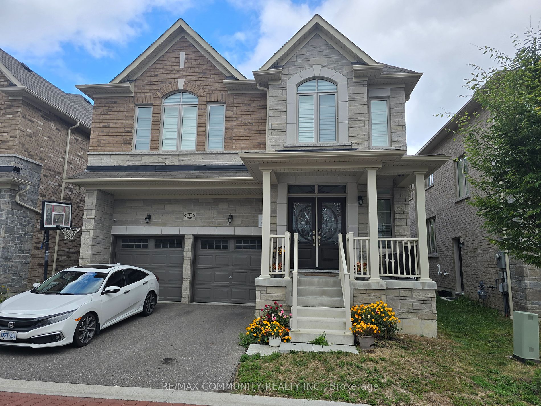 8 Hassard Short Lane, Ajax, Ontario, South East