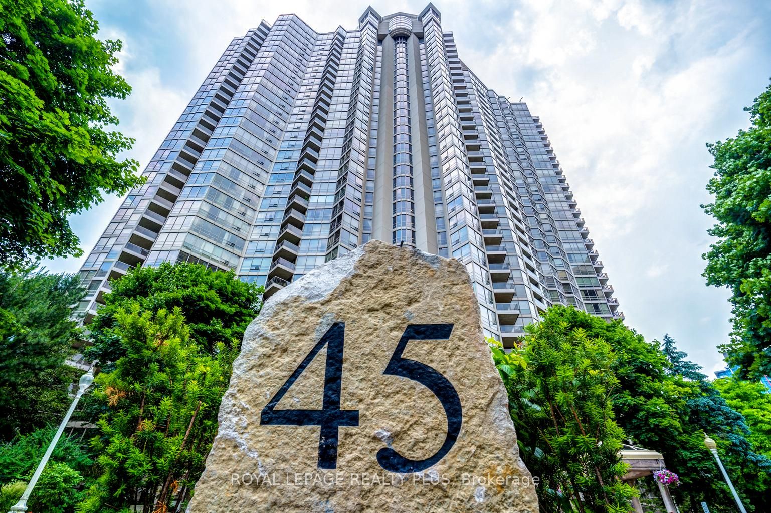 45 Kingsbridge Garden Circ, Mississauga, Ontario, Hurontario