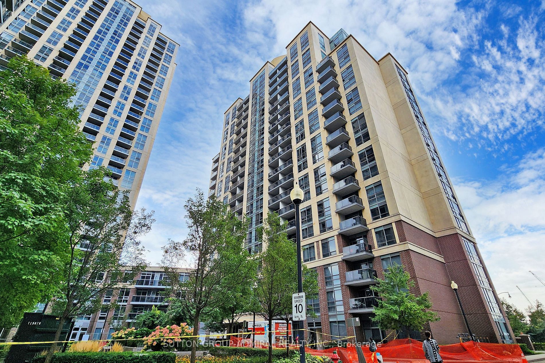 1 Michael Power Pl, Toronto, Ontario, Islington-City Centre West