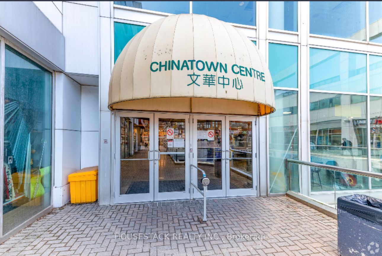 222 Spadina Ave, Toronto, Ontario, Kensington-Chinatown