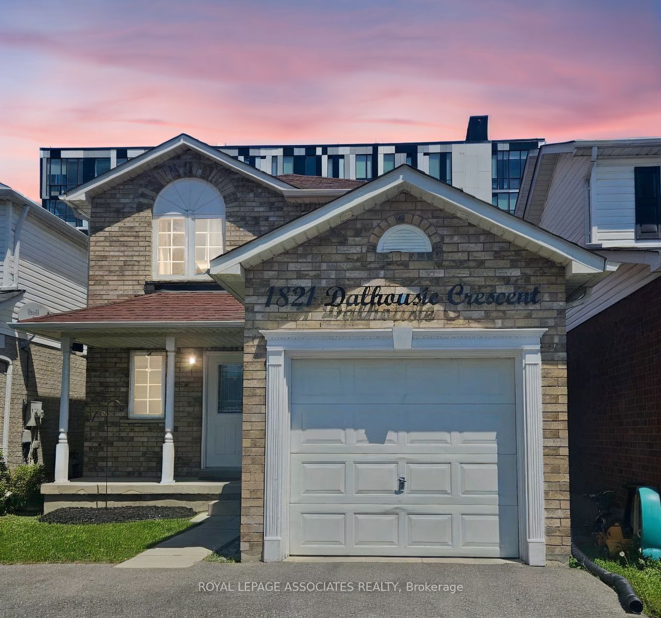 1821 Dalhousie Cres, Oshawa, Ontario, Samac