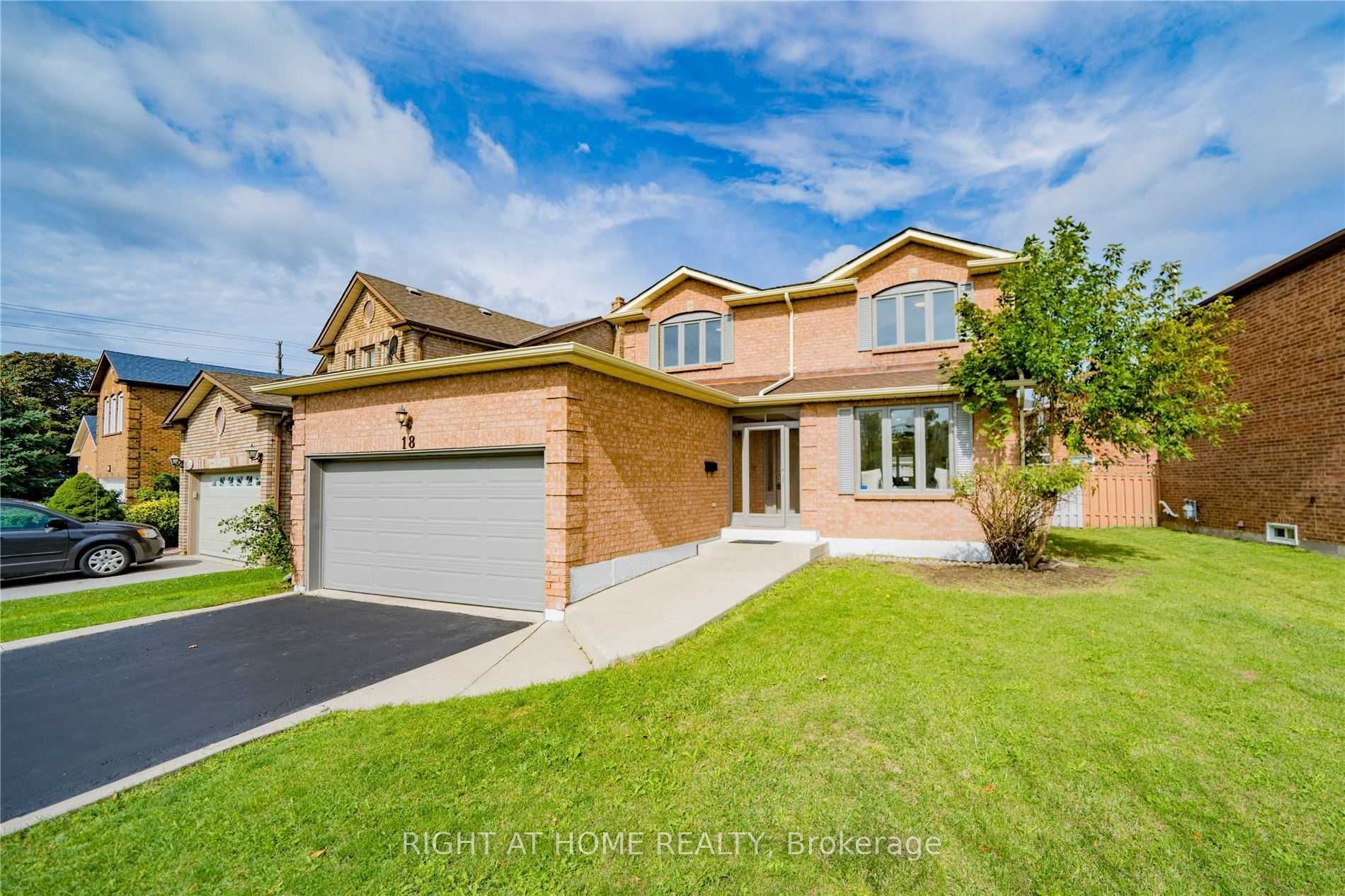 18 Dina Rd, Vaughan, Ontario, Maple