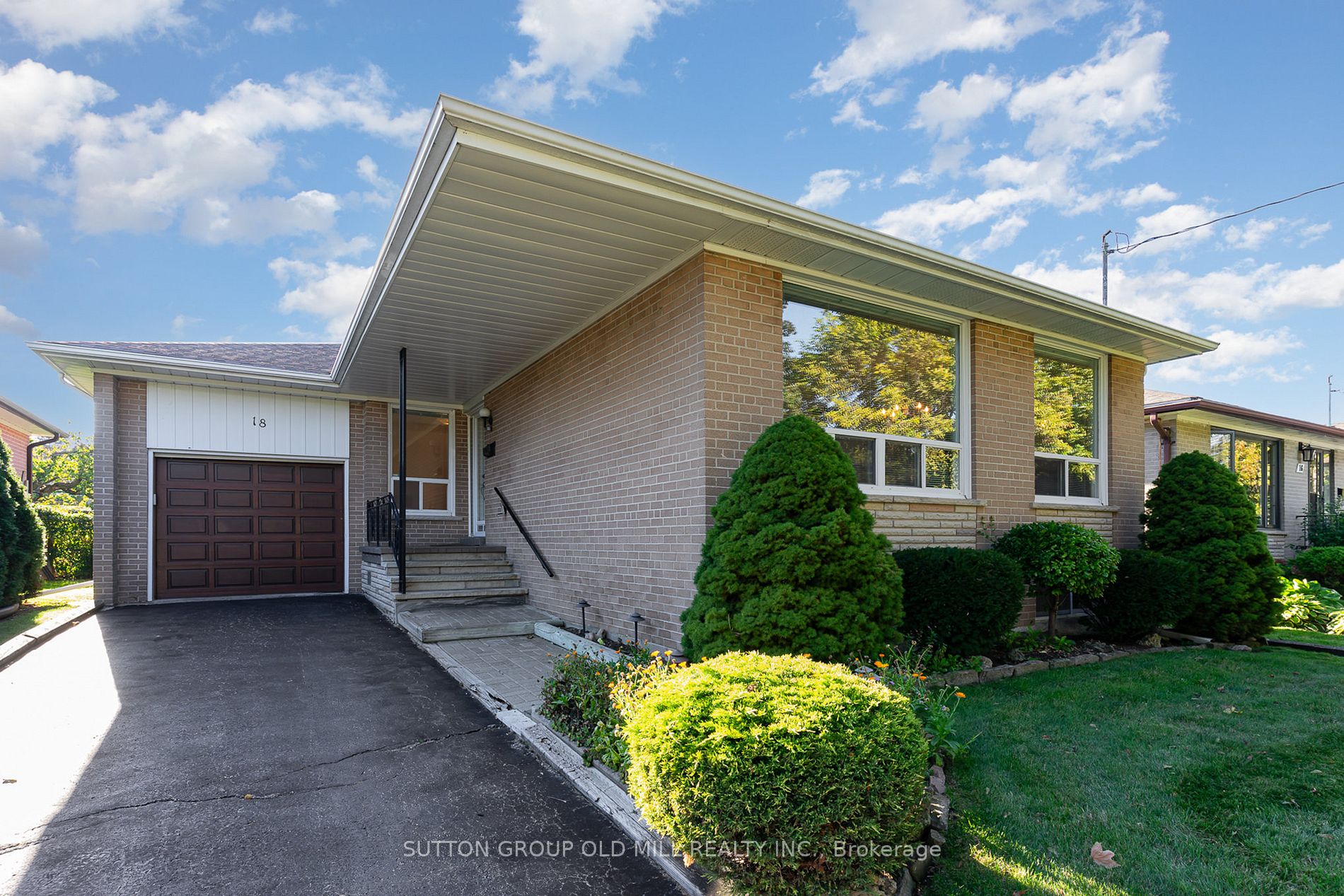 18 Bankfield Dr, Toronto, Ontario, Thistletown-Beaumonde Heights