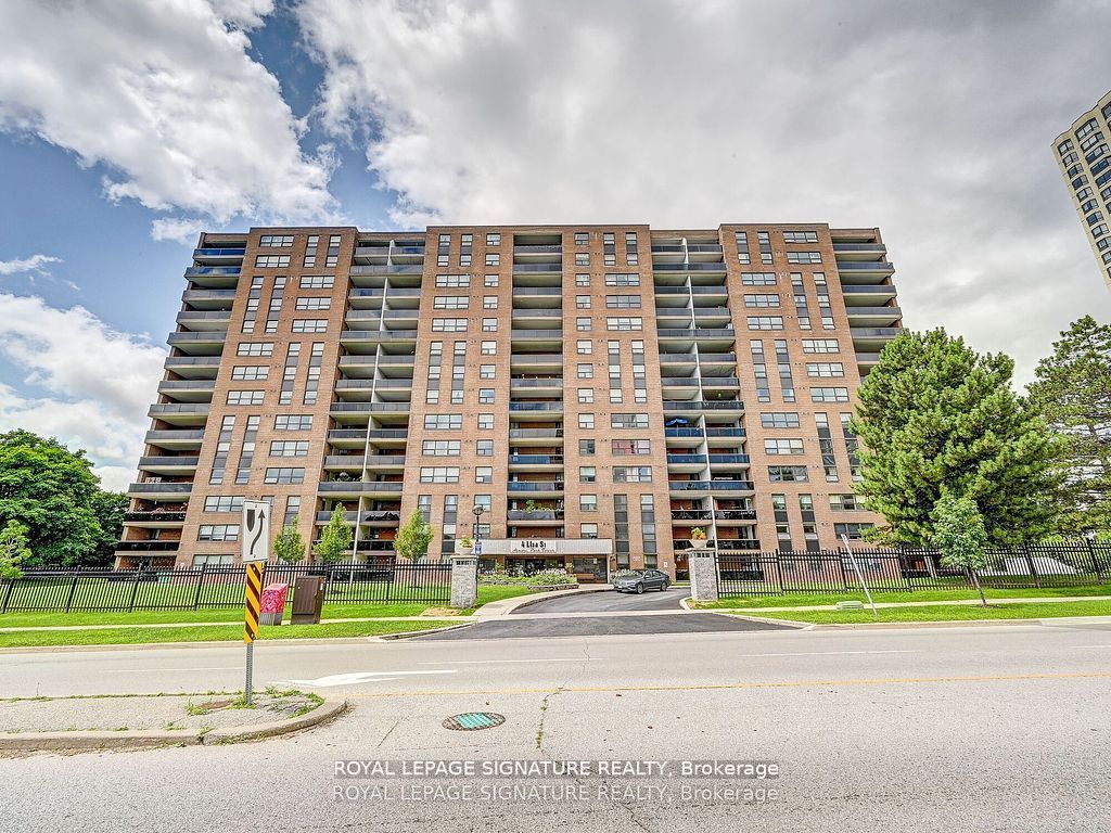 4 Lisa St, Brampton, Ontario, Queen Street Corridor