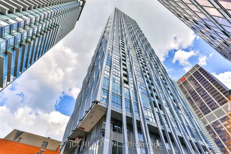 1 Yorkville Ave, Toronto, Ontario, Annex