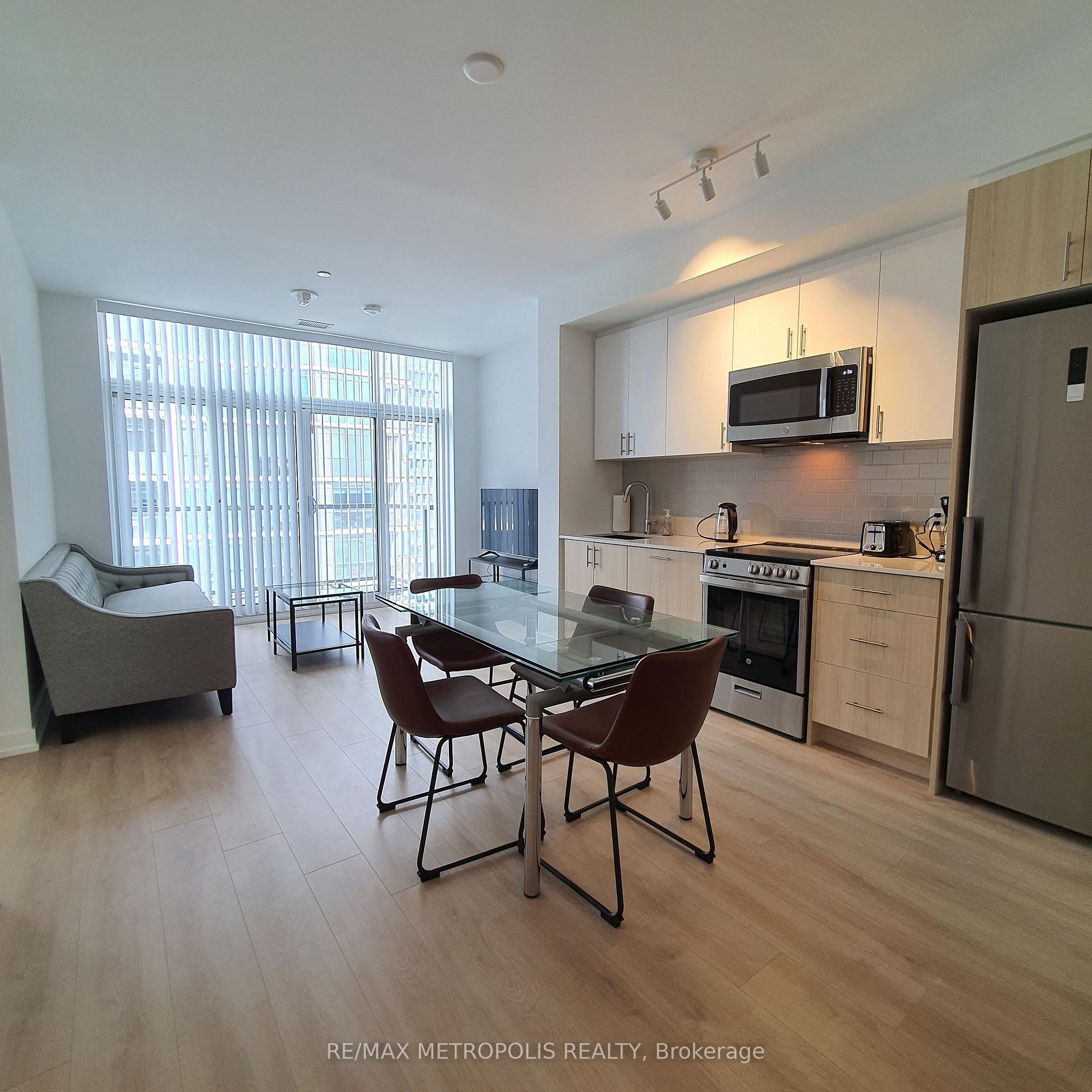 1195 The Queensway, Toronto, Ontario, Islington-City Centre West