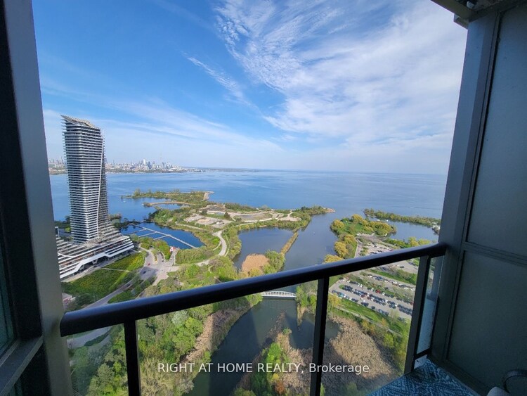 2230 Lake Shore Boulevard W, Toronto, ON, Mimico