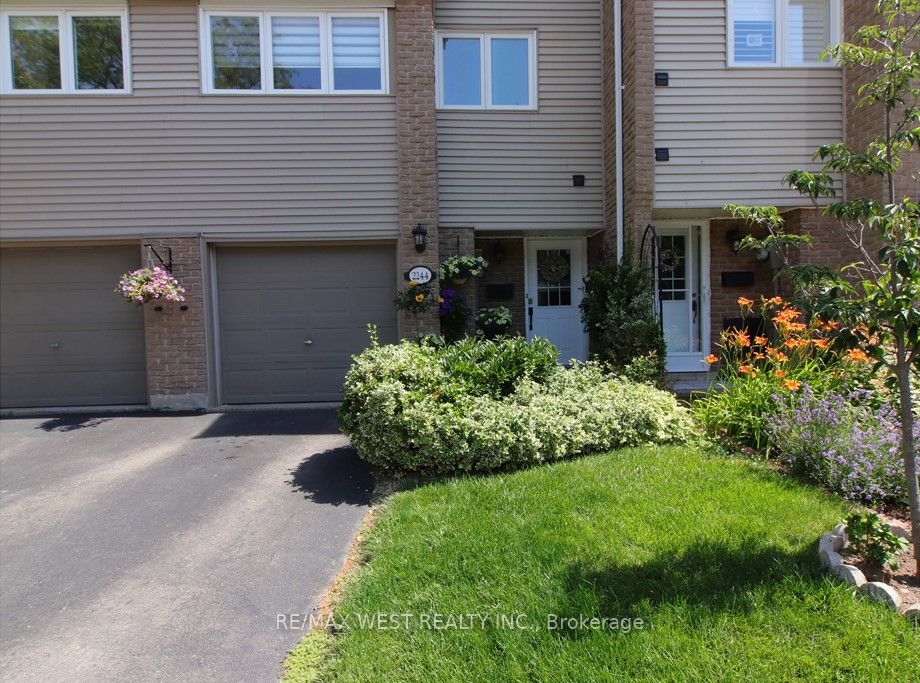 2244 Marine Dr, Oakville, Ontario, Bronte West