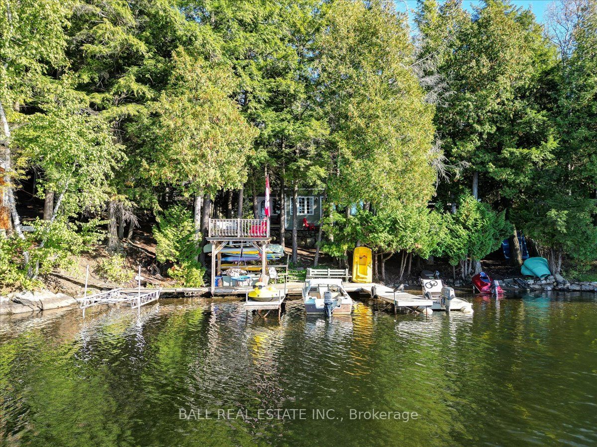 1008 Squirrel Lane, Highlands East, Ontario, 