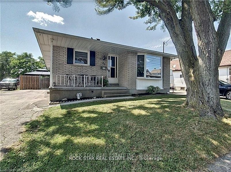 82 Deere St, Welland, Ontario, 