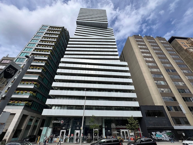 200 Bloor St W, Toronto, Ontario, Annex