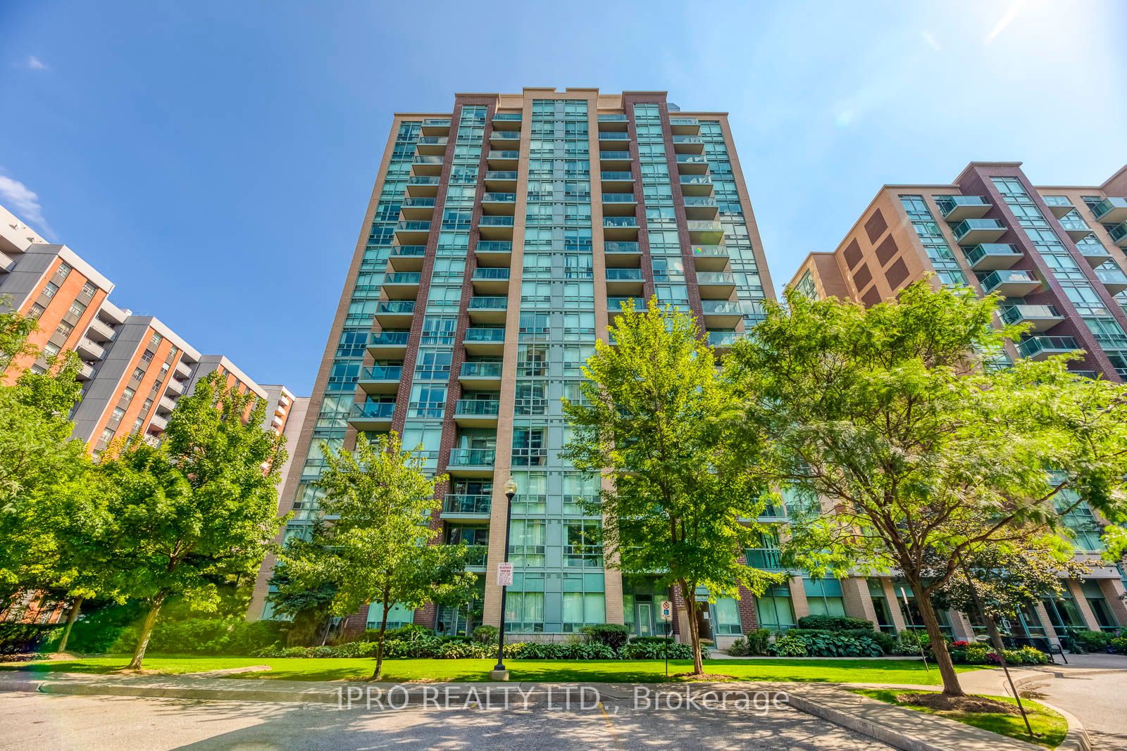 7 Michael Power Pl, Toronto, Ontario, Islington-City Centre West