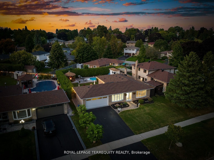 78 Lake Driveway  E, Ajax, Ontario, South East