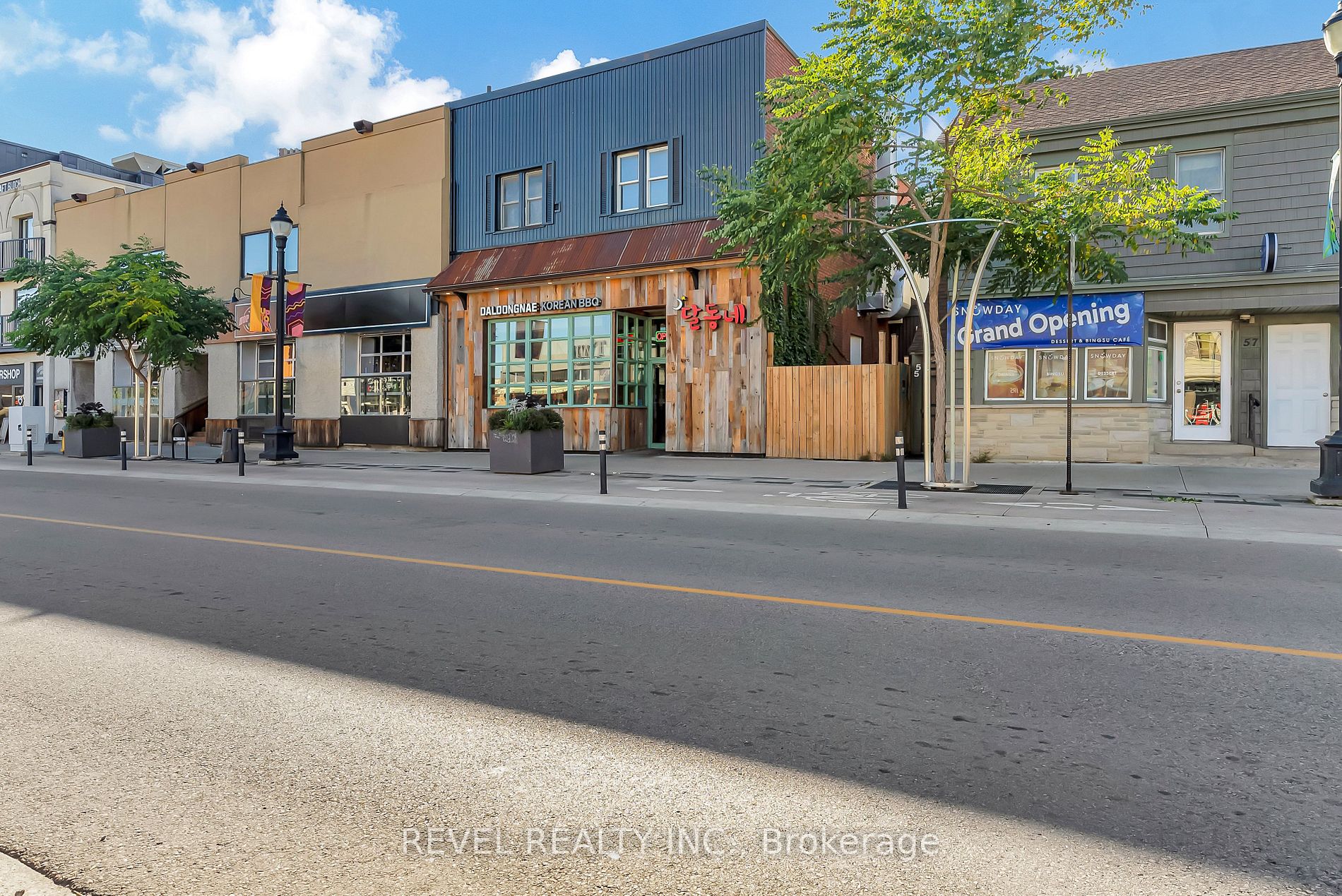 51 (2000SF) King St N, Waterloo, Ontario, 