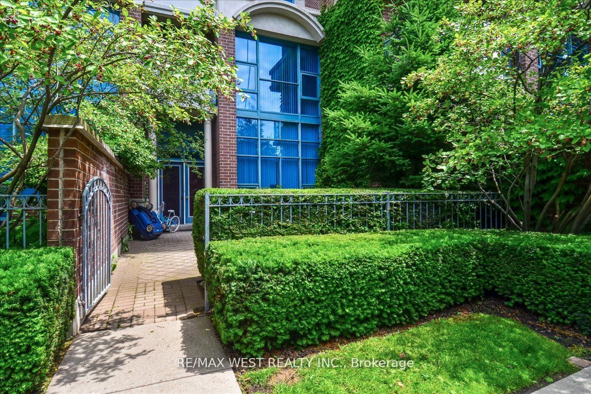 233 Beecroft Rd, Toronto, Ontario, Willowdale West