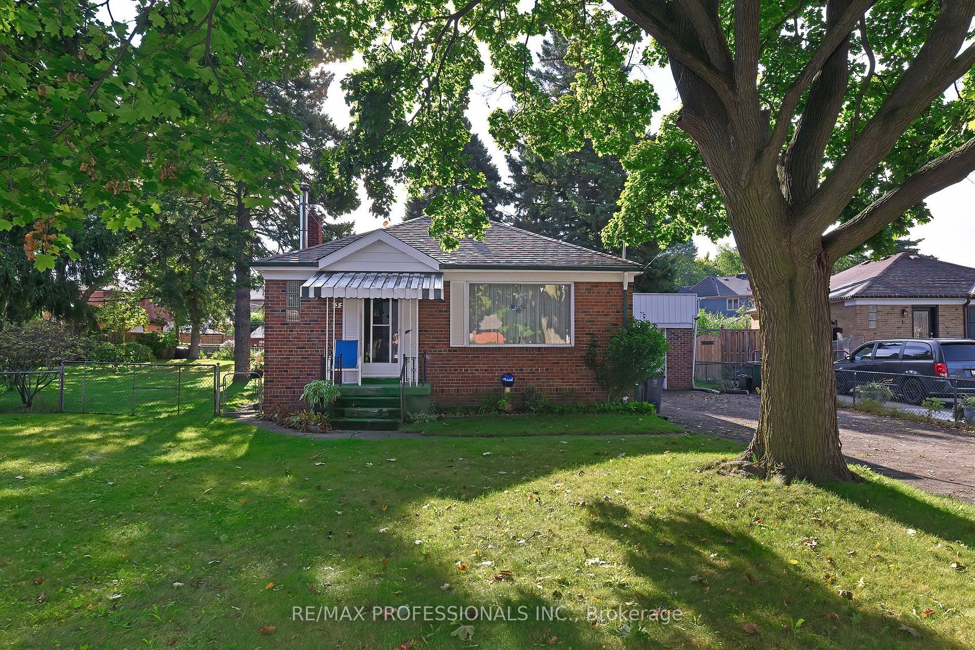 3 Sunset Ave, Toronto, Ontario, Alderwood