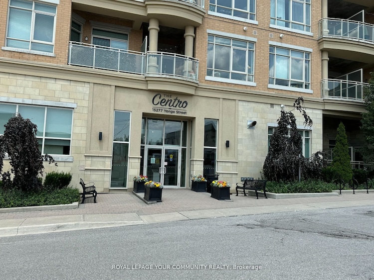 15277 Yonge St, Aurora, Ontario, Aurora Village