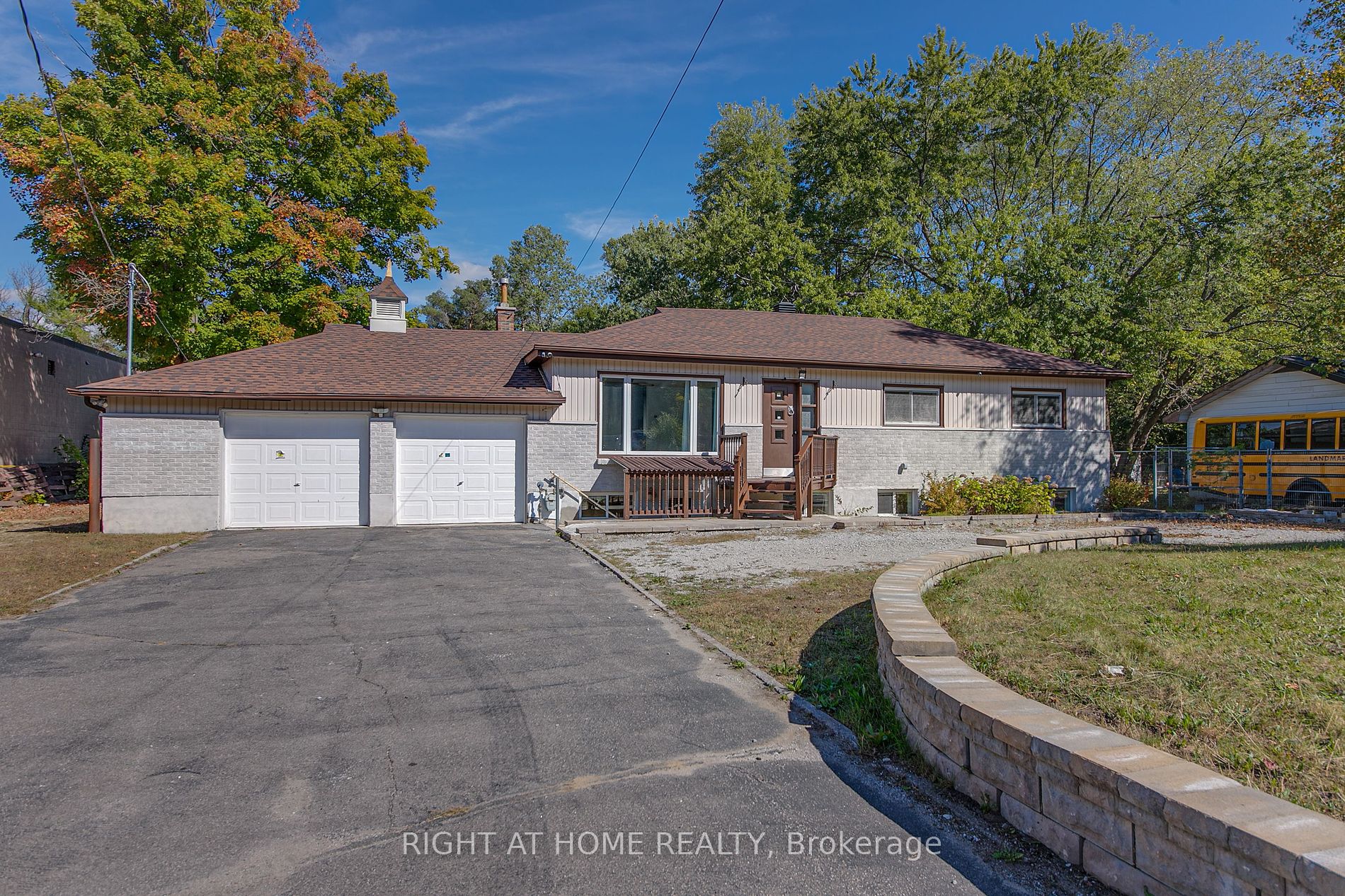 1225 Bayfield St N, Springwater, Ontario, Midhurst