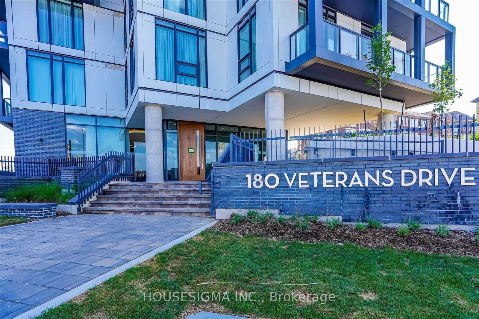 180 veterans Dr S, Brampton, Ontario, Northwest Brampton