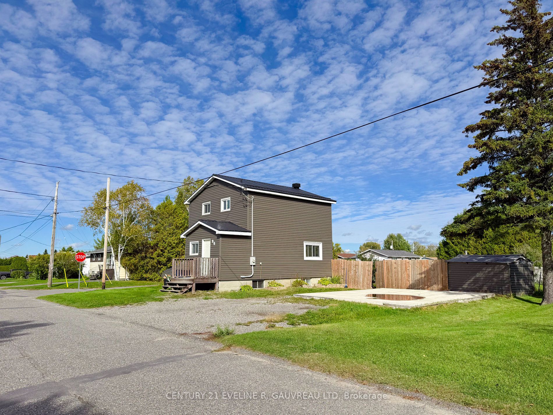 96 Queen St, Temiskaming Shores, Ontario, 