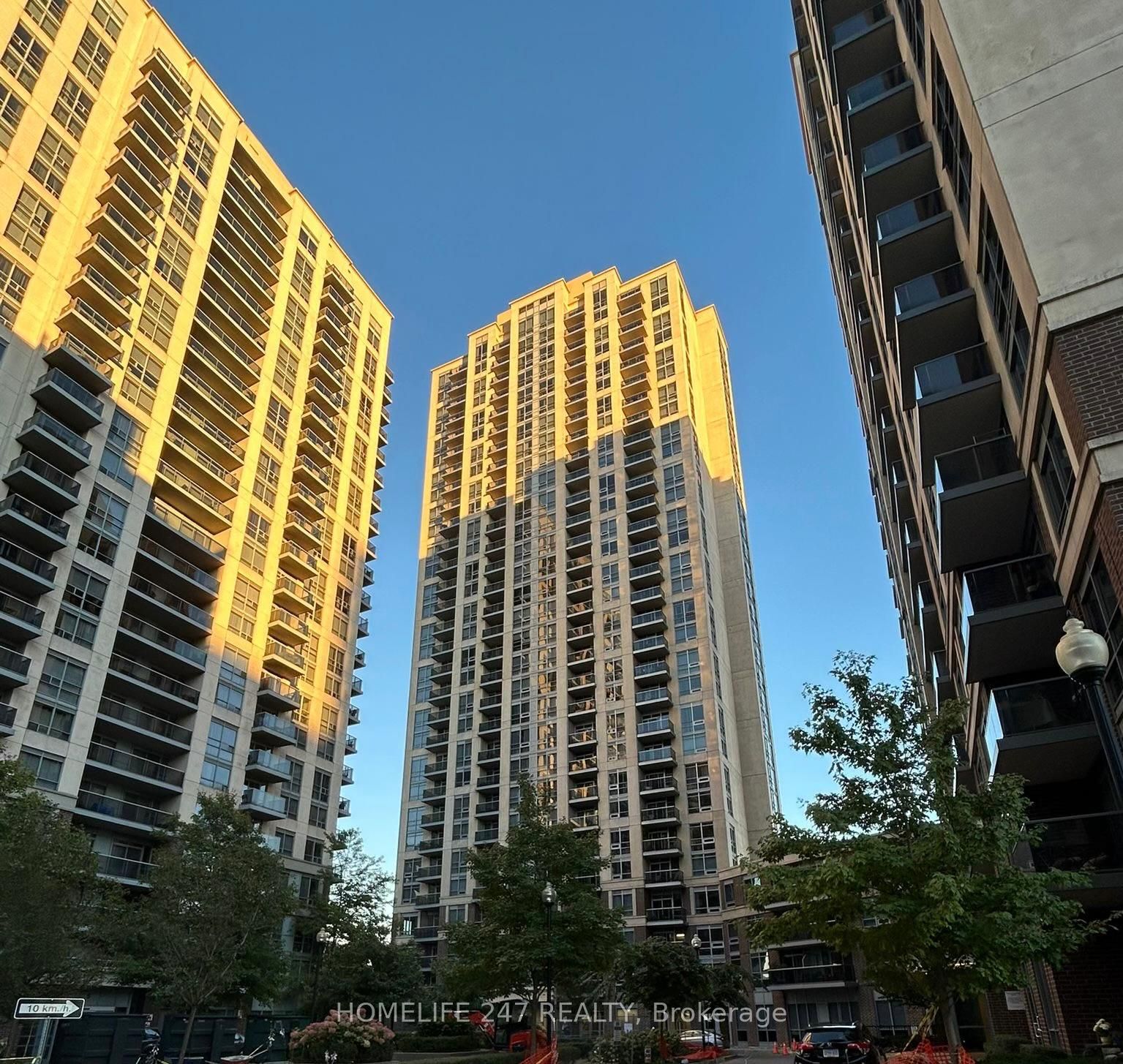 3 Michael Power Pl, Toronto, Ontario, Islington-City Centre West