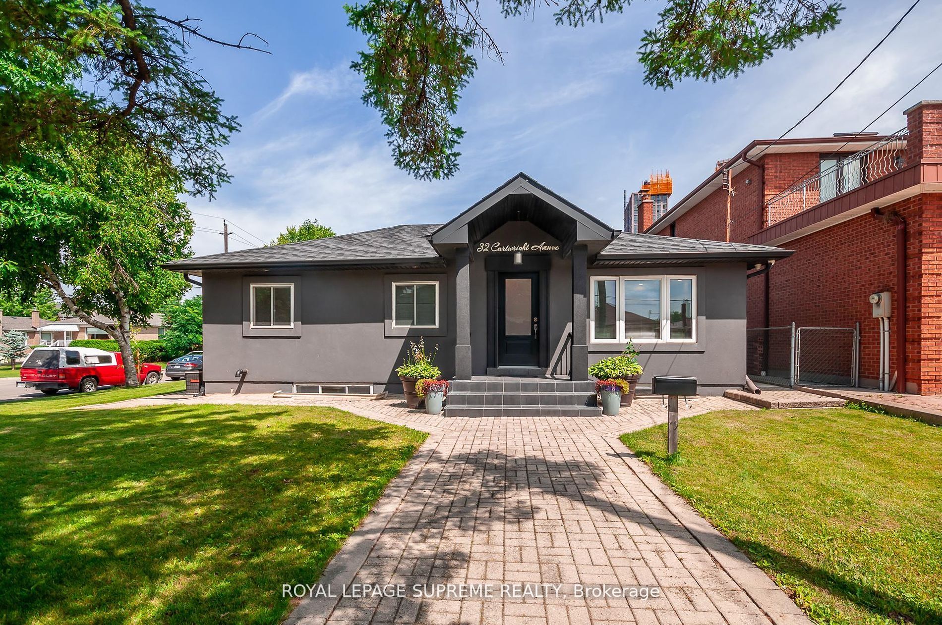 32 Cartwright Ave, Toronto, Ontario, Yorkdale-Glen Park