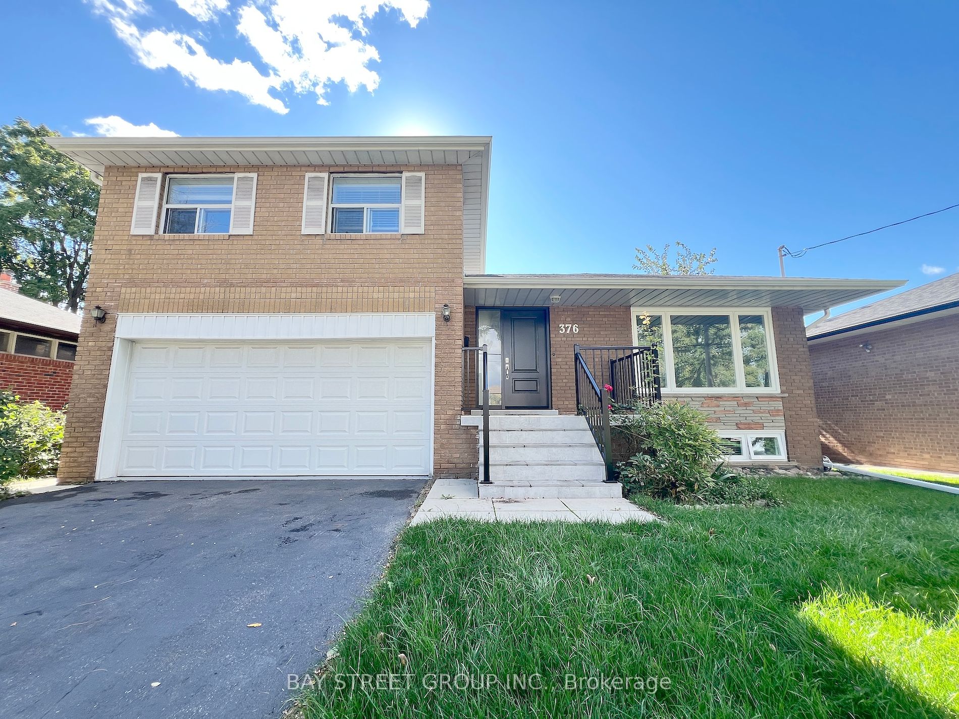 376 Burnhamthorpe Rd, Toronto, Ontario, Islington-City Centre West