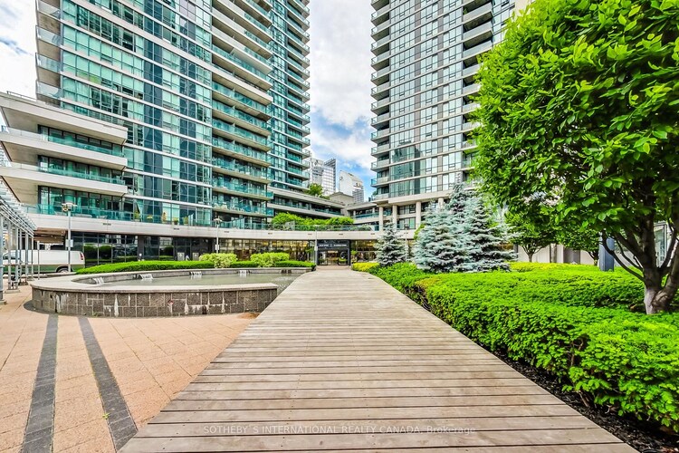 18 Harbour St, Toronto, Ontario, Waterfront Communities C1