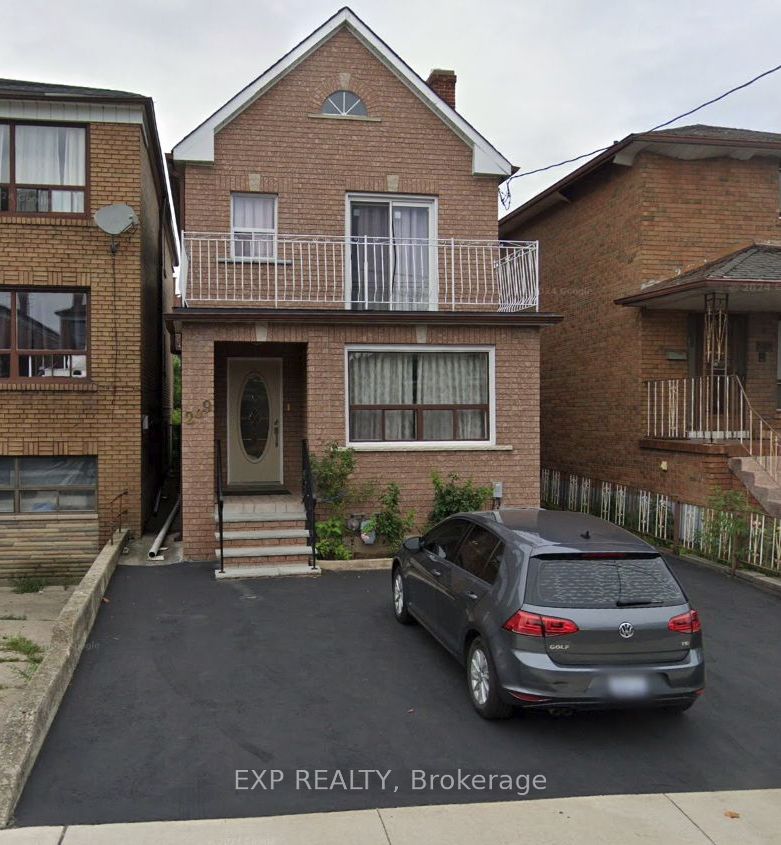 209 Cedric Ave, Toronto, Ontario