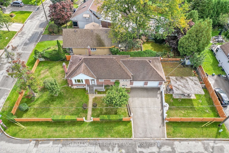 60 Parkchester Rd, Toronto, Ontario, Brookhaven-Amesbury