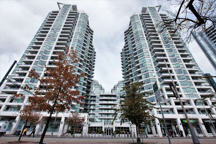 230 Queens Quay W, Toronto, Ontario, Waterfront Communities C1