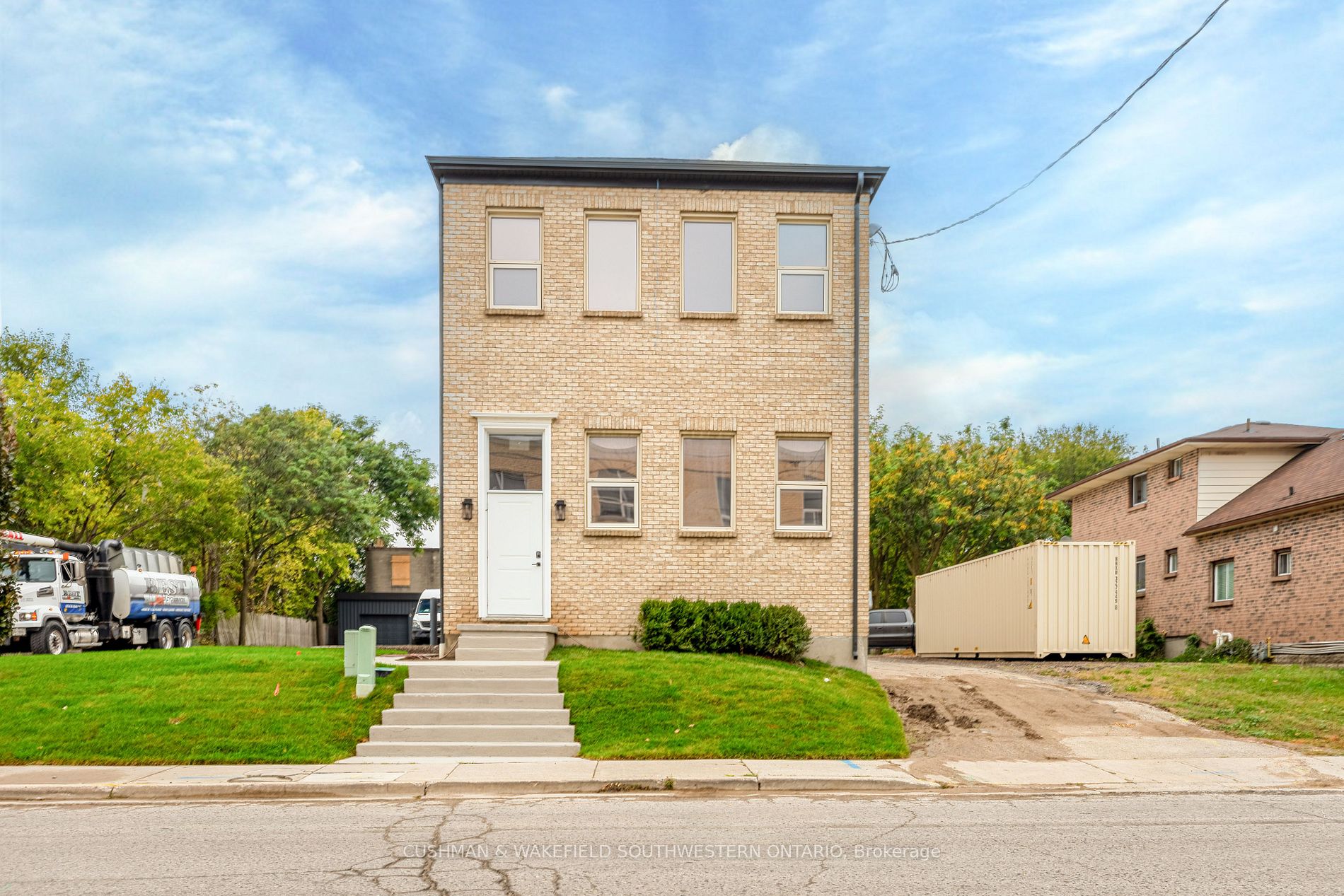 180 Simcoe St, London, Ontario, East K